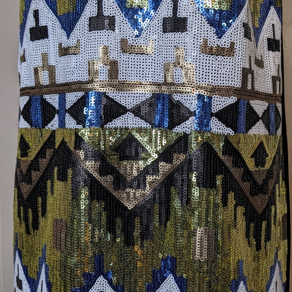 EVERLY CLAUDIA SEQUINED DRESS SIZE (M) - Picture 6 of 10